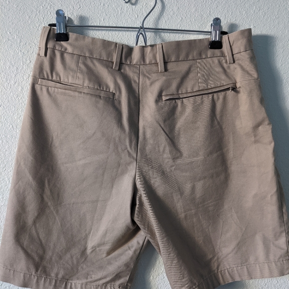 BANANA REPUBLIC Aiden Short in Khaki - Picture 8 of 11